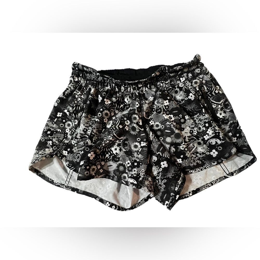 Lululemon Tracker Short 2017 Seawheeze‎ Counter Culture Floral White Black 8